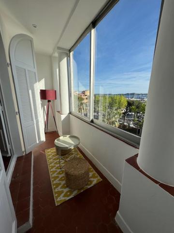 Maison De Village Renovee Avec Vue Mer Exceptionnelle Сент-Максім Екстер'єр фото
